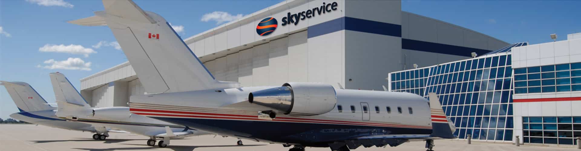 Skyservice FBO - Toronto hangar and plane