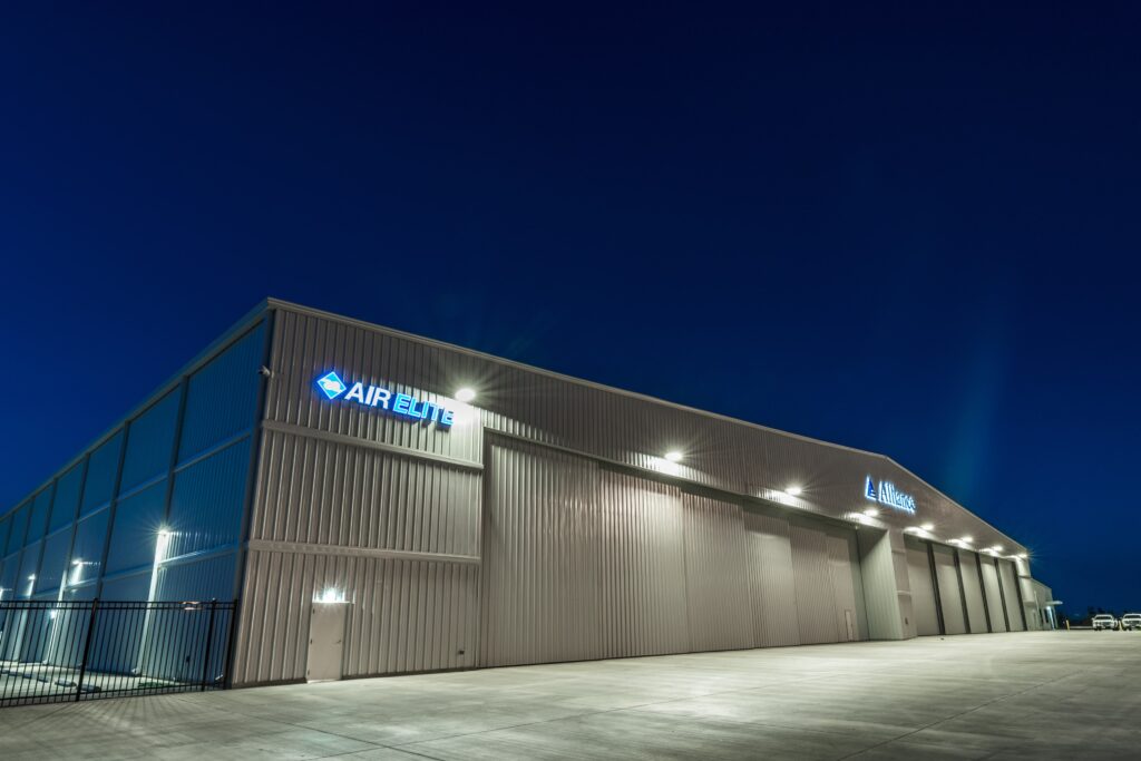 Aircraft hangar