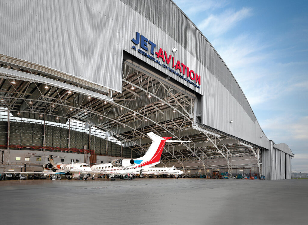 Jet Aviation – Signapore hangar and plane