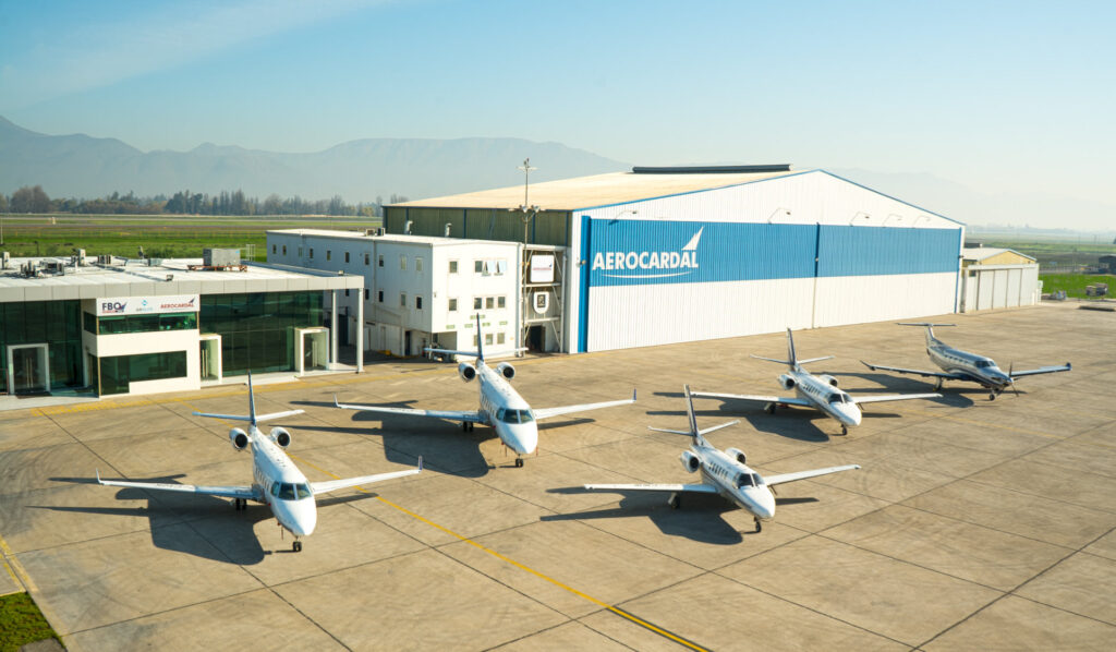 Planes near to the hangar