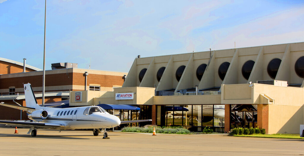 Plan on the ramp near to lobby building